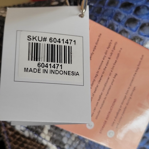 Geniune Python Purse - Picture 6 of 8